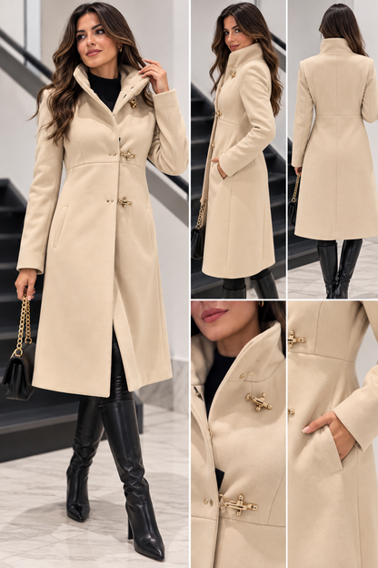Cappotto Elegance con Chiusure Dorate